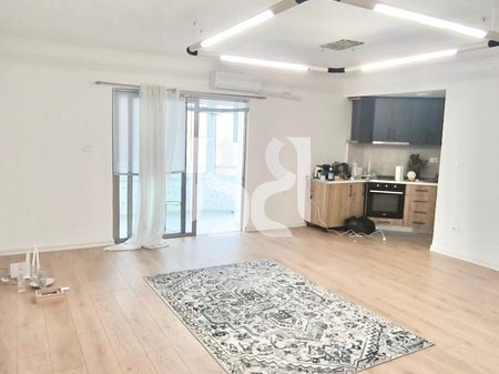 APARTAMENT/ZYRE ME QERA TEK ISH BLLOKU