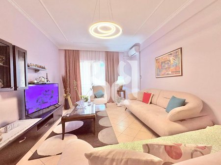 APARTAMENT ME QERA 2+1+2 TEK RRUGA E KAVAJES