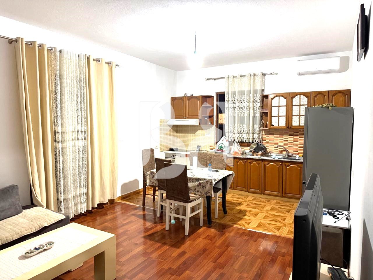 APPARTAMENTO 2+1+2 IN AFFITTO – VIA 5 MAJI / SCUOLA SEVASTI QIRIAZI*