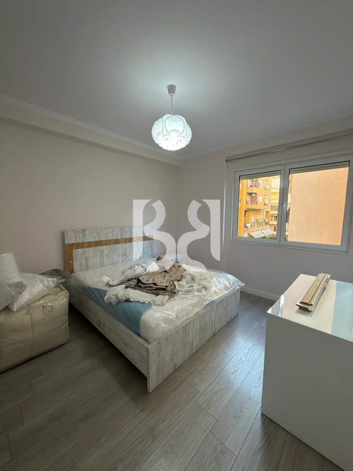 JEPET APARTAMENT 2+1+POST PARKIMI TEK KODRA E DIELLIT**