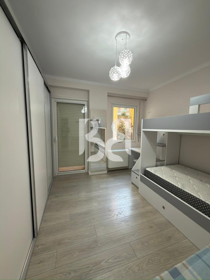 JEPET APARTAMENT 2+1+POST PARKIMI TEK KODRA E DIELLIT**