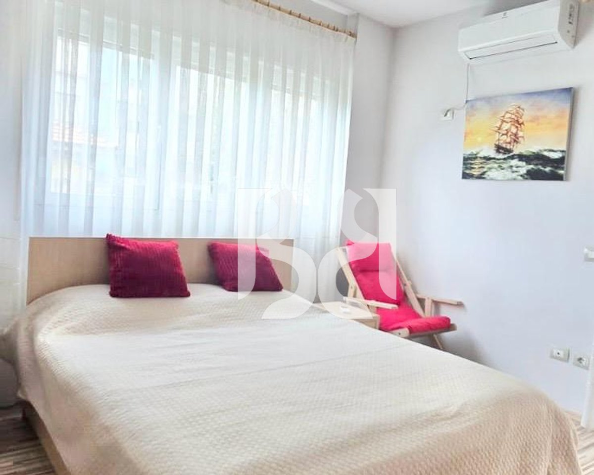 APARTAMENT ME QERA NE RRUGEN MYSLYM SHYRI 2+1+2BALLKONE
