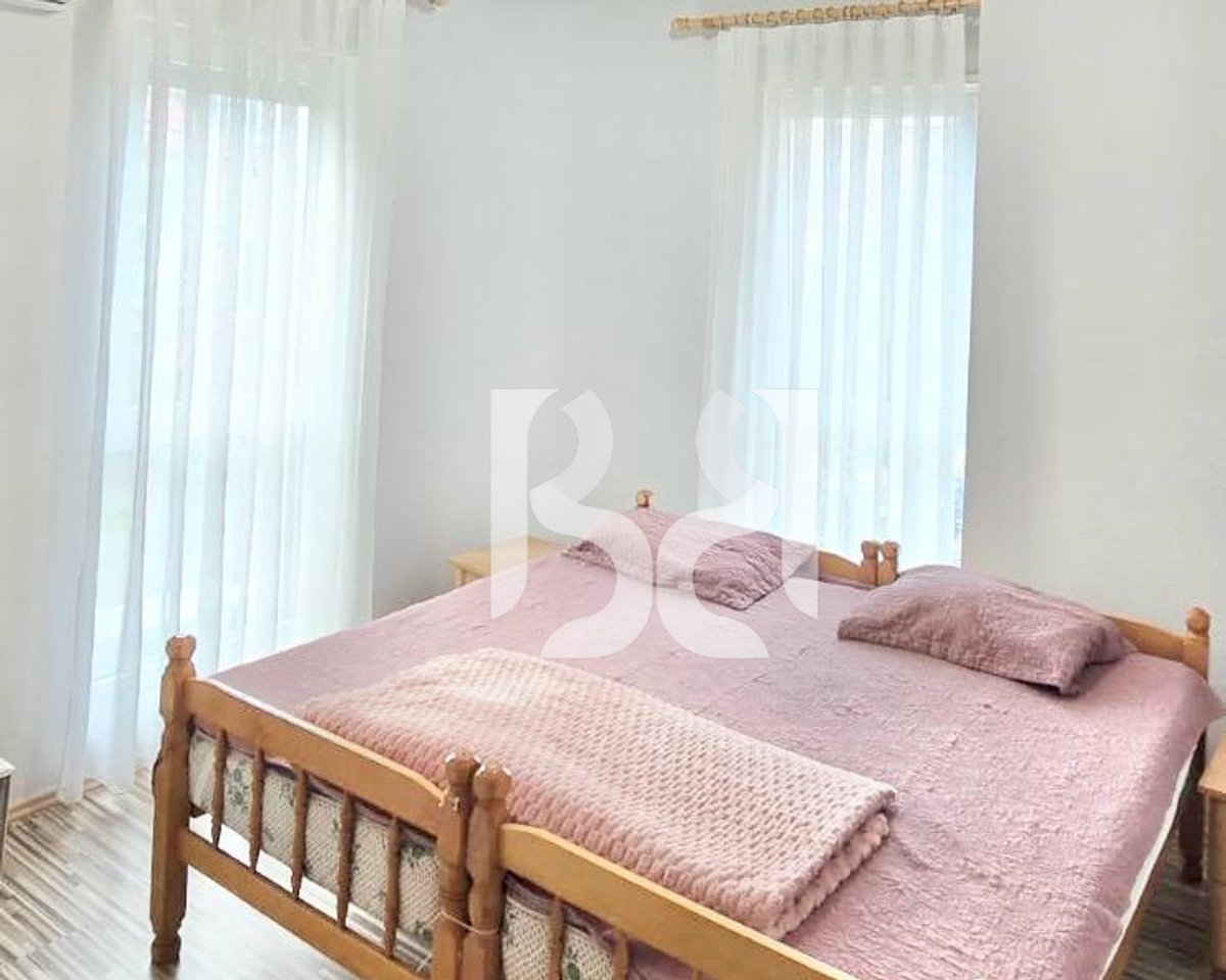 APARTAMENT ME QERA NE RRUGEN MYSLYM SHYRI 2+1+2BALLKONE