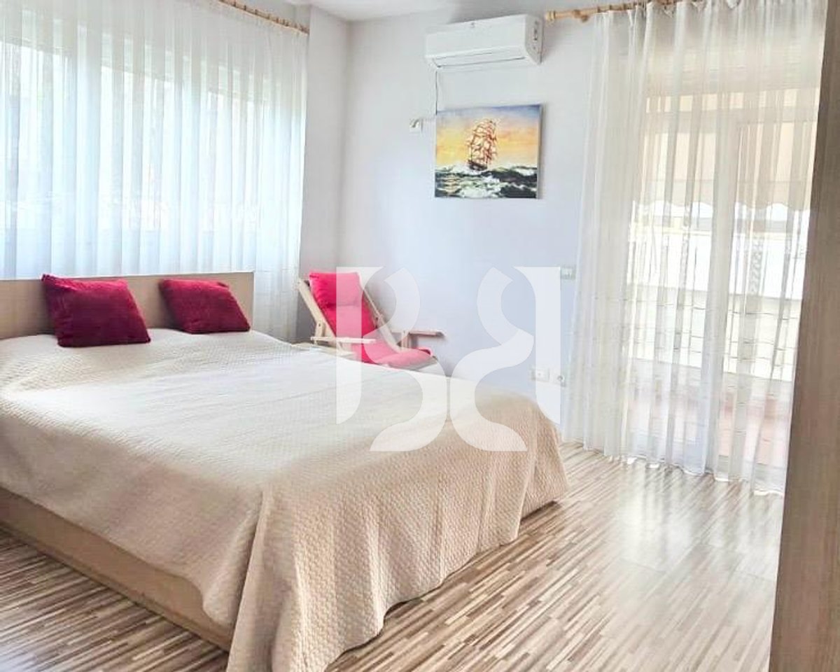 APARTAMENT ME QERA NE RRUGEN MYSLYM SHYRI 2+1+2BALLKONE
