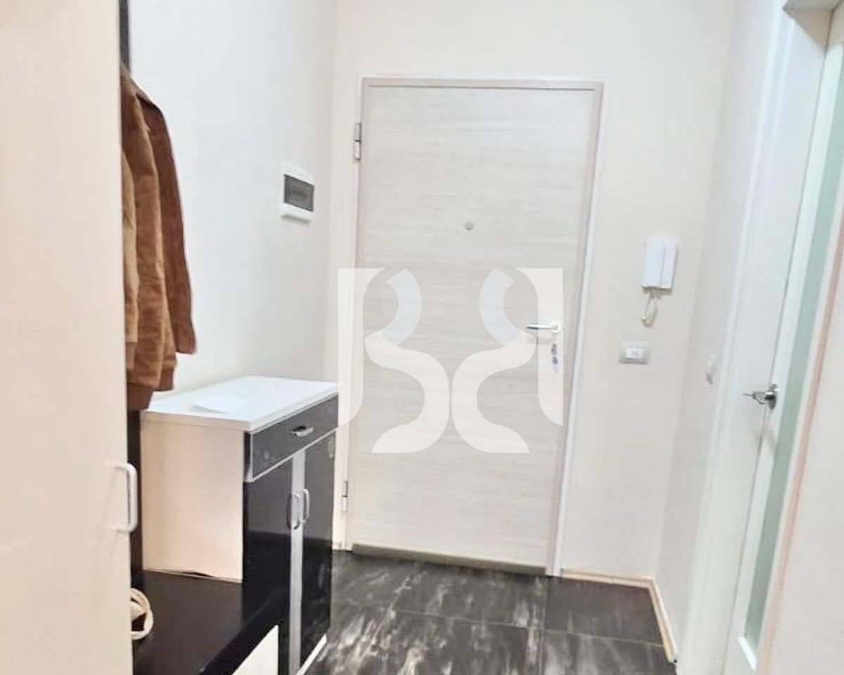 APARTAMENT ME QERA NE RRUGEN MYSLYM SHYRI 2+1+2BALLKONE