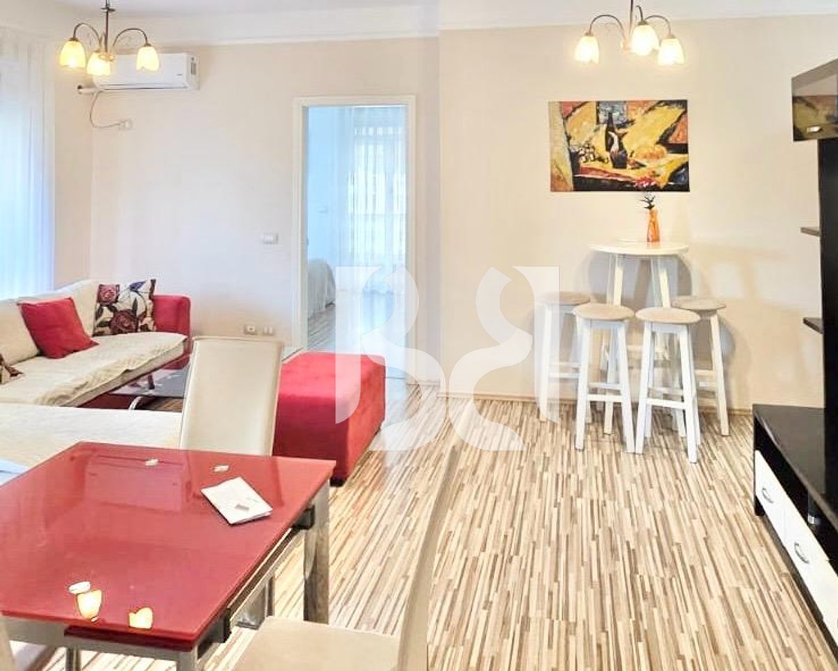 APARTAMENT ME QERA NE RRUGEN MYSLYM SHYRI 2+1+2BALLKONE