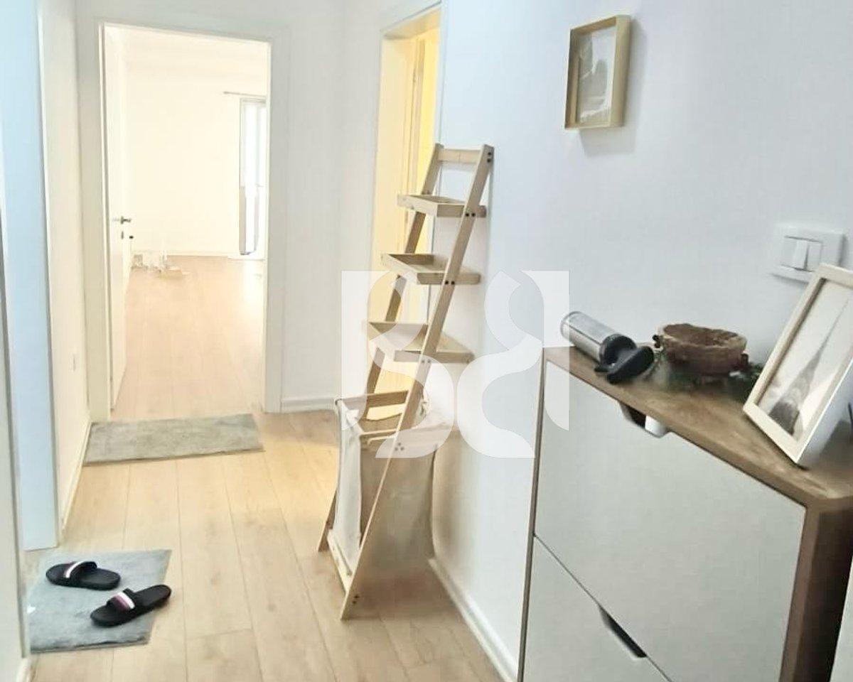 APARTAMENT/ZYRE ME QERA TEK ISH BLLOKU