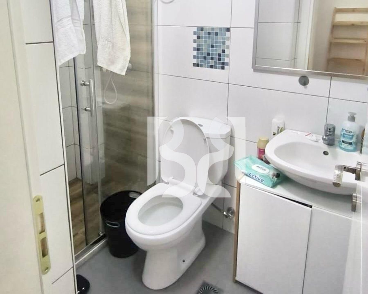 APARTAMENT/ZYRE ME QERA TEK ISH BLLOKU