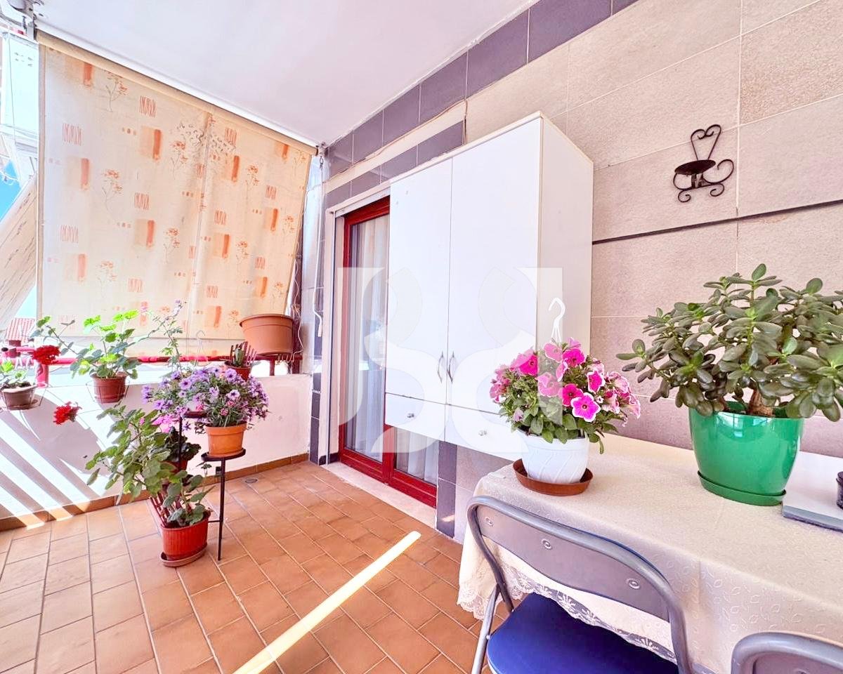 APARTAMENT ME QERA 2+1+2 TEK RRUGA E KAVAJES