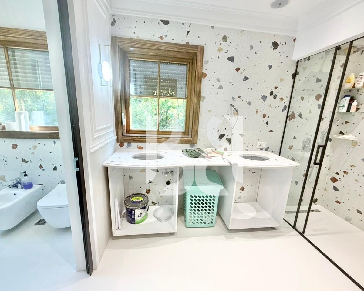 VILE PREMIUM + 2 POSTE PARKIMI ME QERA TEK LONG HILL RESIDENCE, TEG