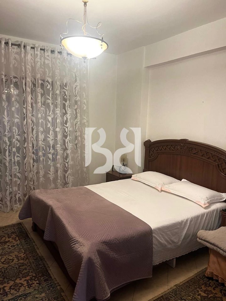 JEPET APARTAMENT 2+1+2+Ballkon ME QIRA TEK RRUGA E KAVAJES**