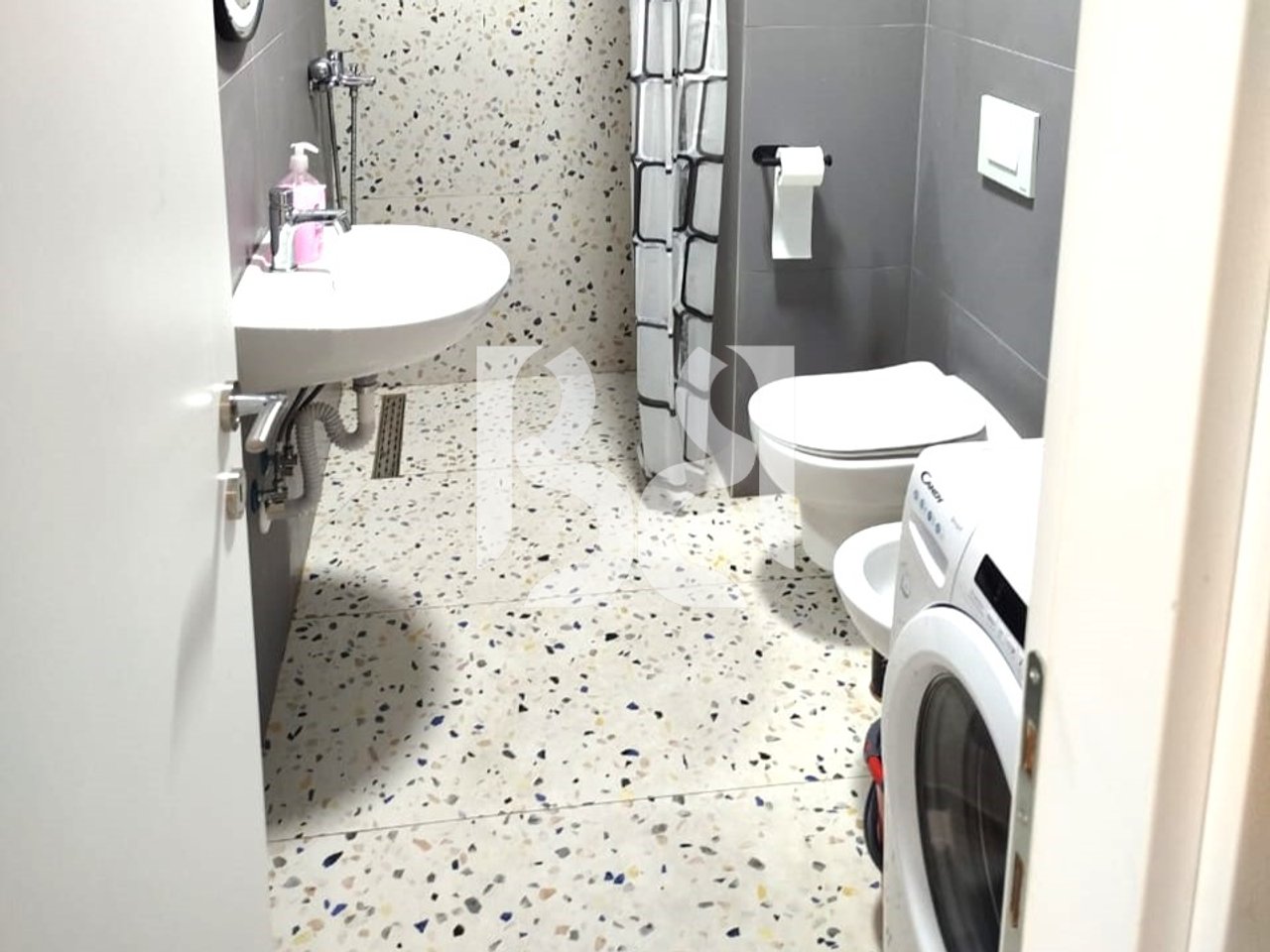 APARTAMENT 1+1+ PARKIM ME QERA TEK UNIVES CITY*