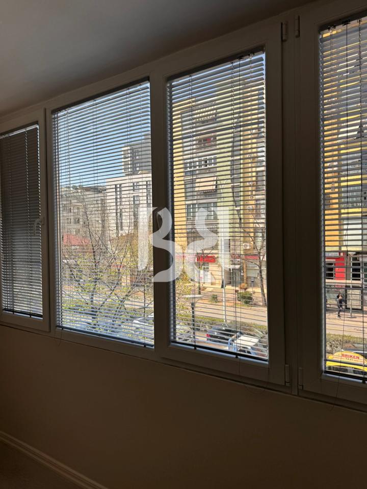 JEPET ME QIRA AMBIENT BIZNESI PRANE 21*