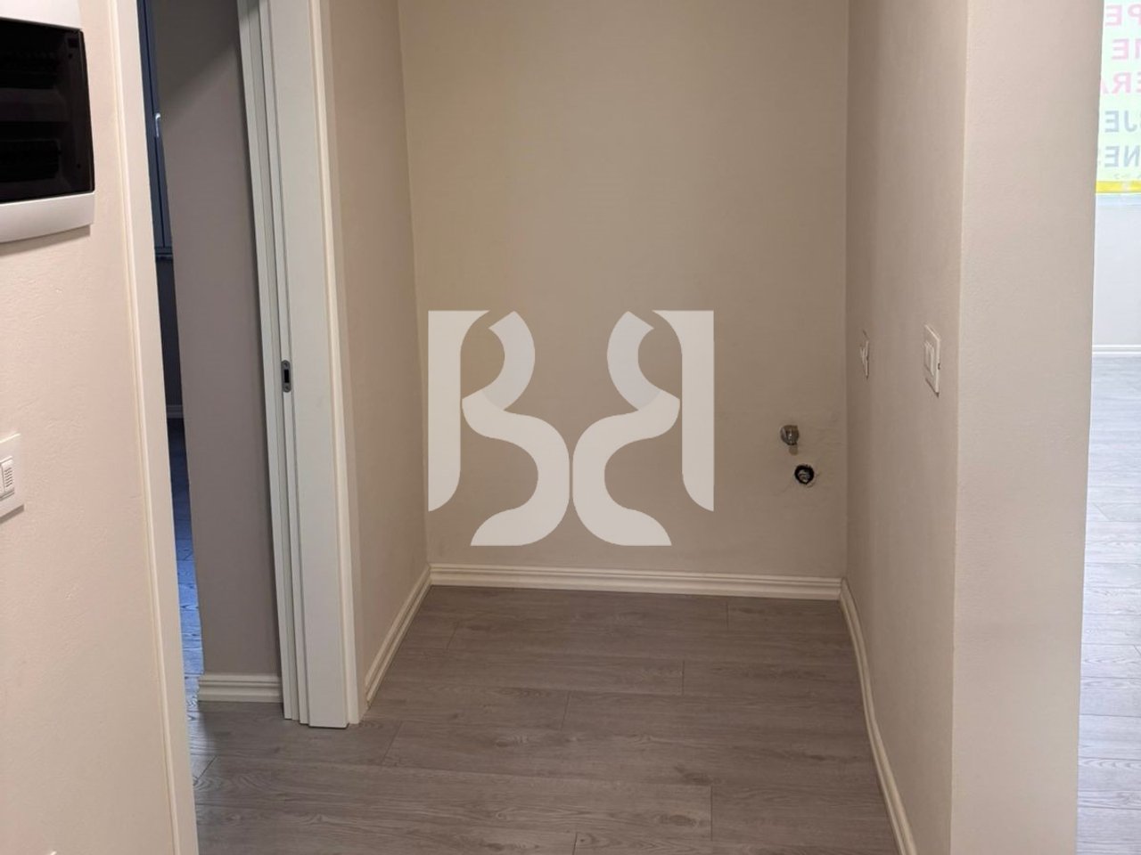 JEPET ME QIRA AMBIENT BIZNESI PRANE 21*