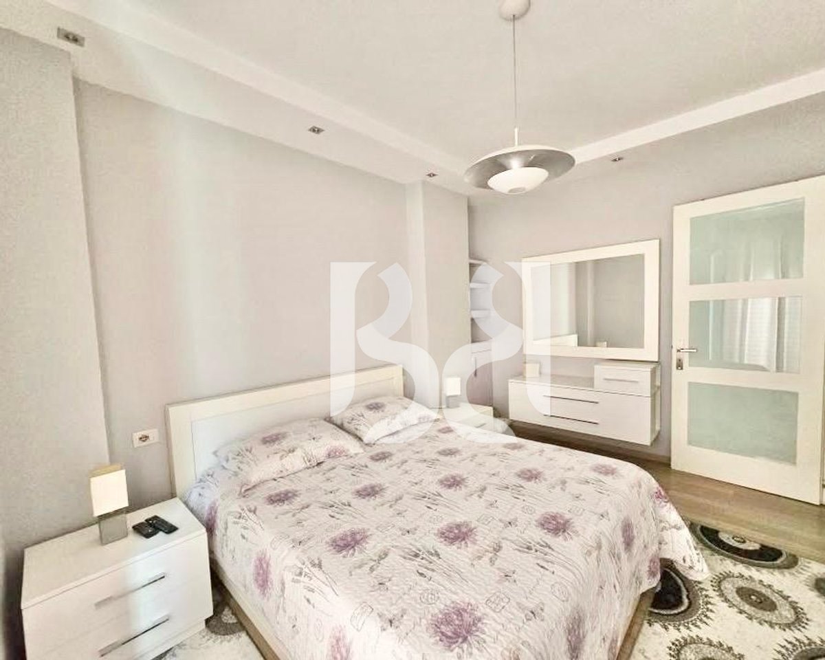 APARTAMENT 2+1 ME QERA TE RRUGA FROSINA PLAKU, KOMPLEKSI KONTAKT