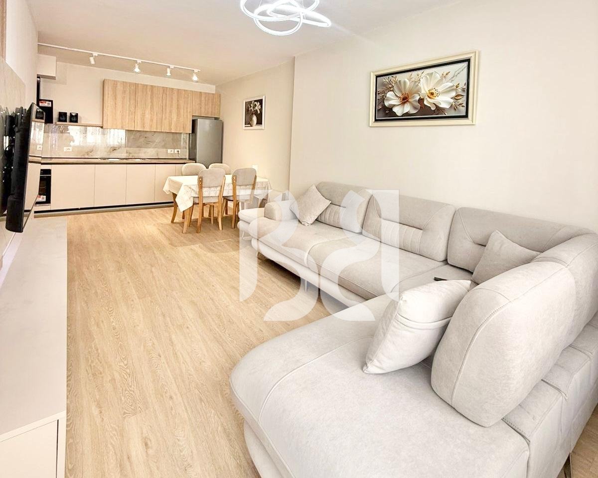 APARTAMENT 1+1 ME QERA NE RRUGEN FROSINA PLAKU, KOMPLEKSI KONTAKT
