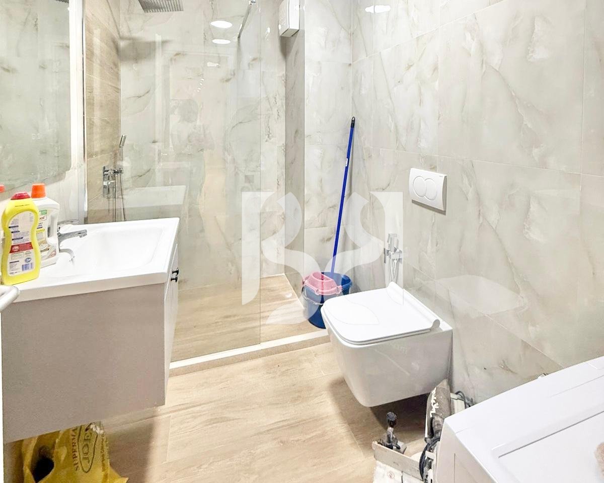 APARTAMENT 1+1 ME QERA NE RRUGEN FROSINA PLAKU, KOMPLEKSI KONTAKT