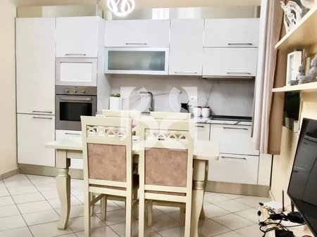 Appartamento 2+1 in Affitto a Vlora | Vicino all'Acqua Fredda | Arredato | 2° Piano