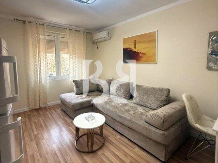 APARTAMENT 1+1 ME QERA STADIUMI DINAMO 50000ALL