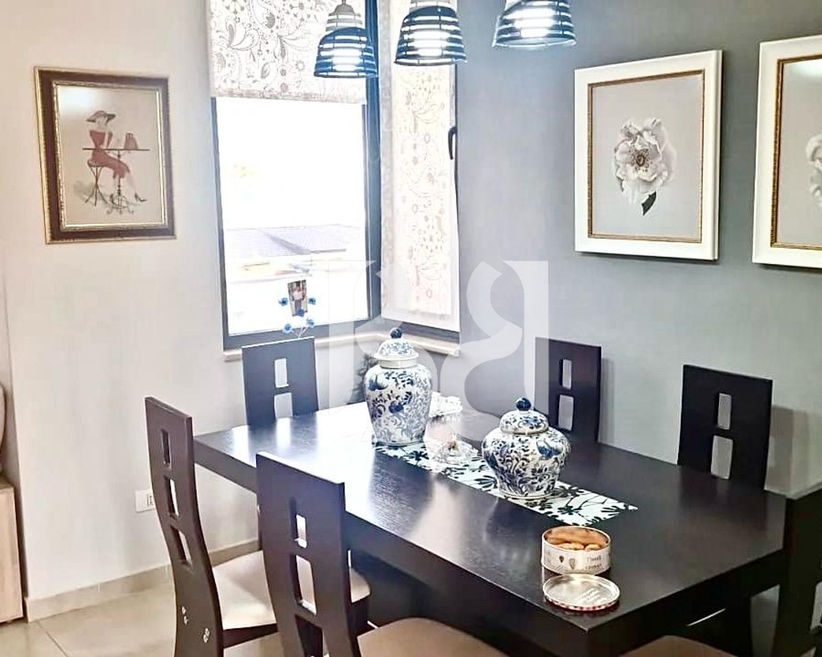 Apartament 3+1+2 për Shitje te Rruga e Kosovarëve | 130 m² | Pamje nga Liqeni | Pallat i Ri