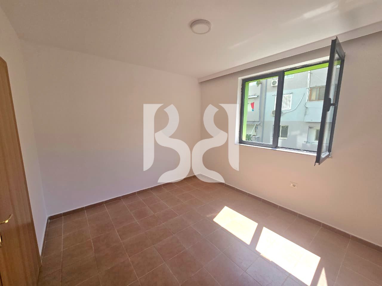 APPARTAMENTO 2+1+BALCONE IN AFFITTO IN VIA NDRE MJEDA*