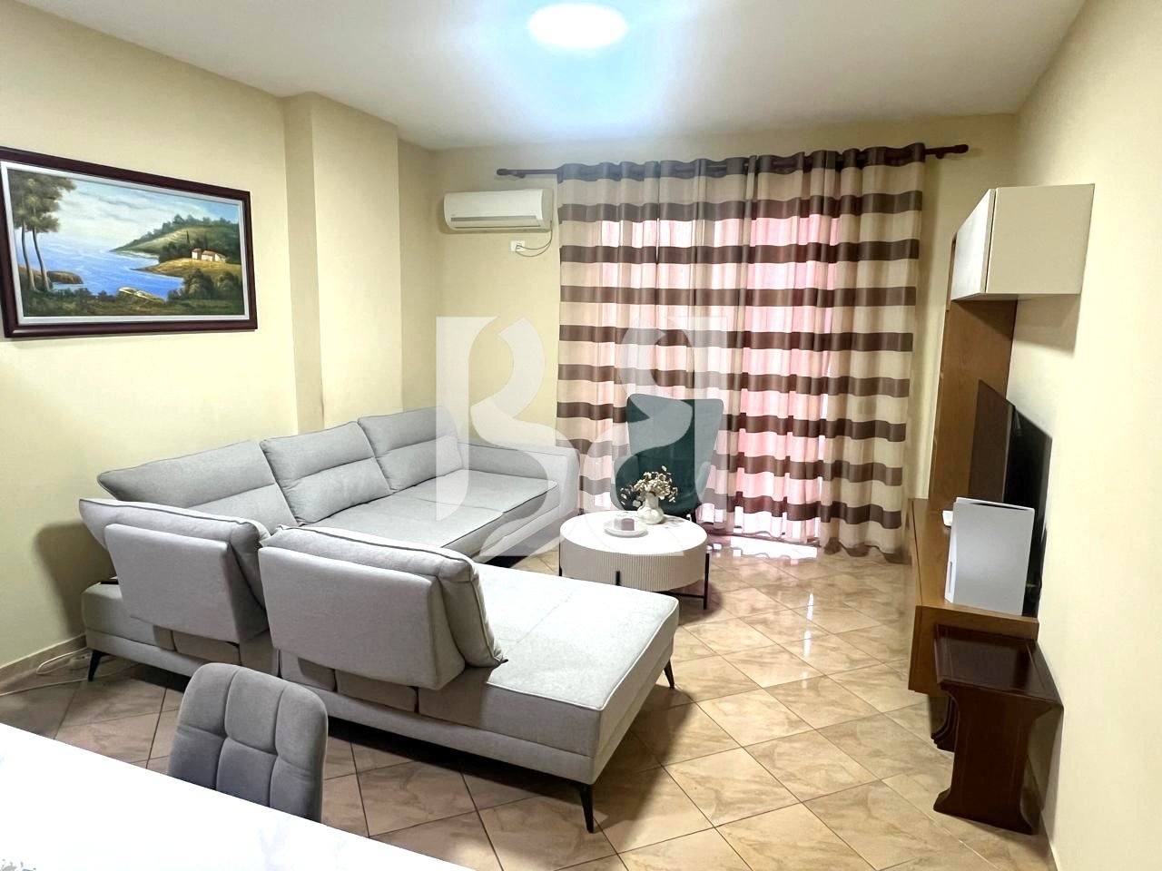 APARTAMENT 2+1+2+BALLKON ME QIRA NE YZBERISHT