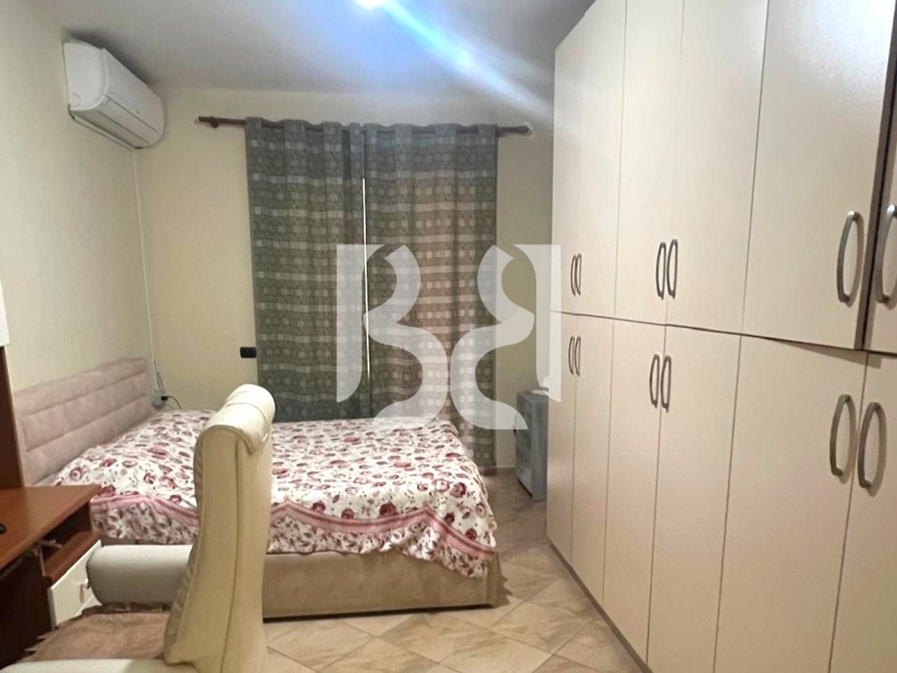 APARTAMENT 2+1+2+BALLKON ME QIRA NE YZBERISHT