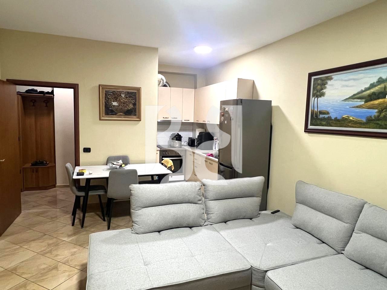 APARTAMENT 2+1+2+BALLKON ME QIRA NE YZBERISHT