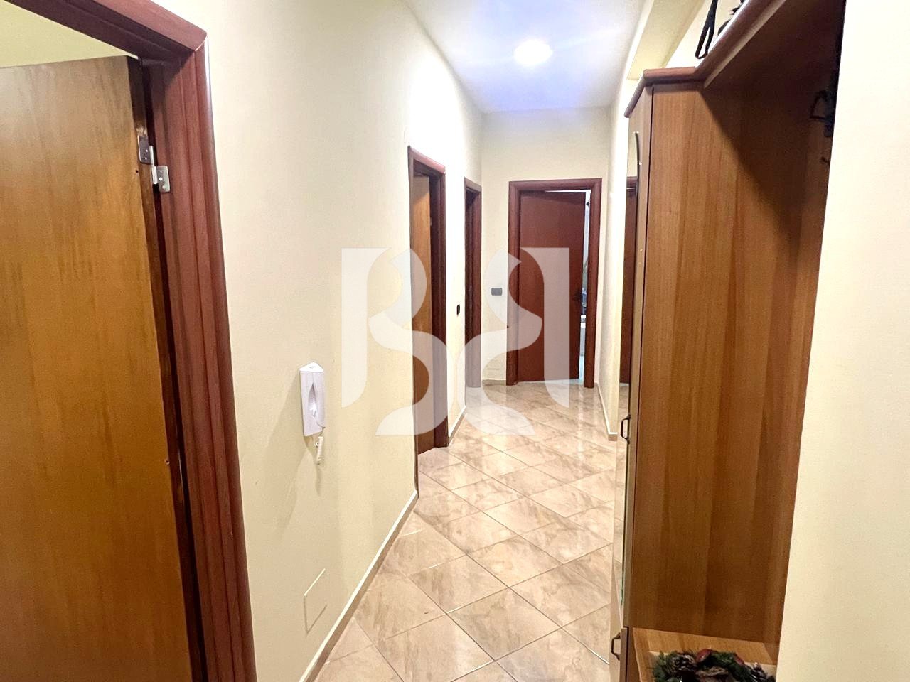 APARTAMENT 2+1+2+BALLKON ME QIRA NE YZBERISHT