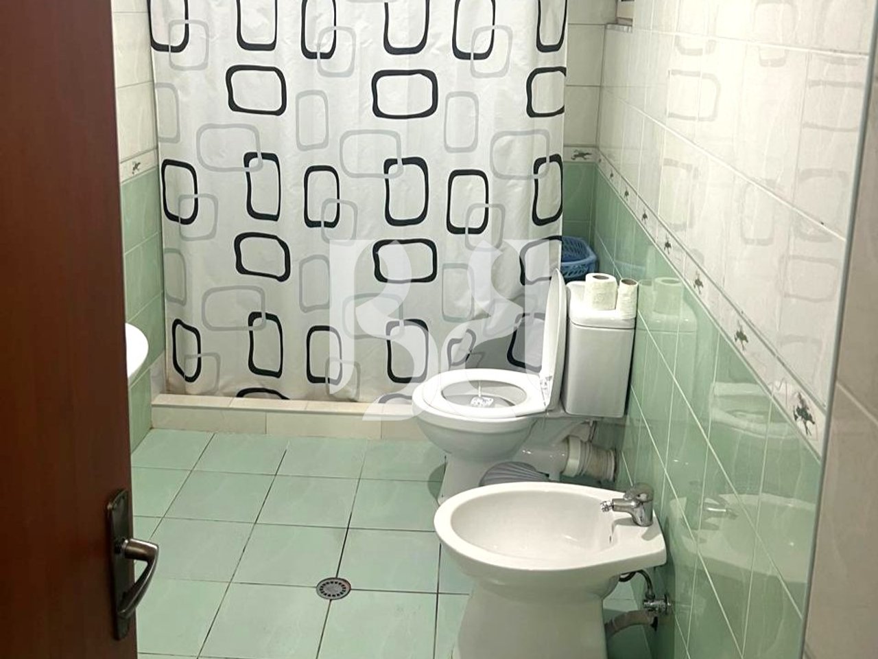 APARTAMENT 2+1+2+BALLKON ME QIRA NE YZBERISHT
