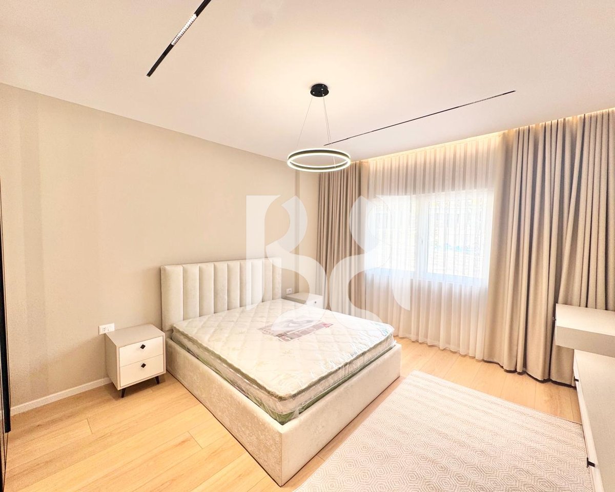 APARTAMENT LUKSOZ ME QERA 2+1+2 TE LAKELAND,FARKE