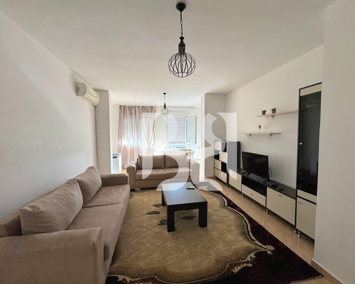 APARTAMENT ME QIRA 3+1+2 PRANË SHKOLLËS "OSMAN MYDERIZI", RRUGA E ELBASANIT