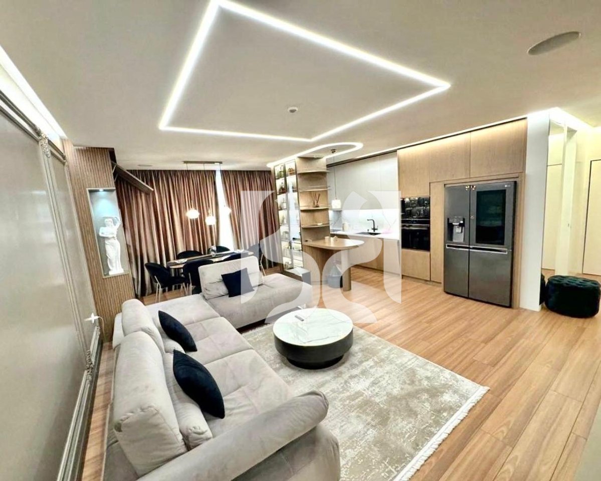 Shitet Apartament 2+1+2 Pranë Square 21 | 131 m² | Me Hipotekë