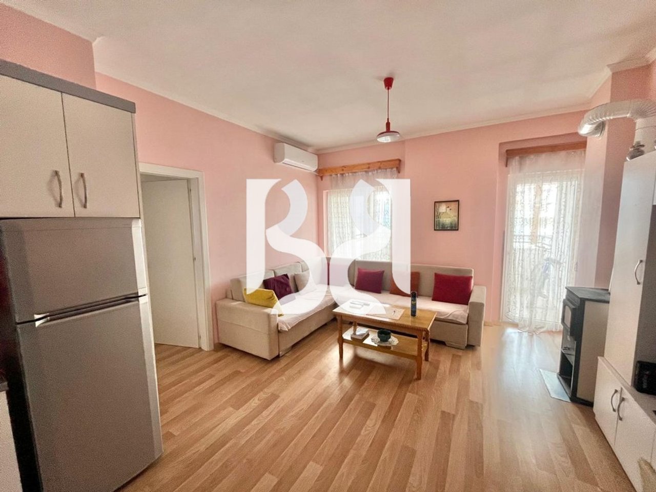 SHITET APARTAMENT 2+1 ME PAMJE BALLORE NGA LIQENI NË POGRADEC*