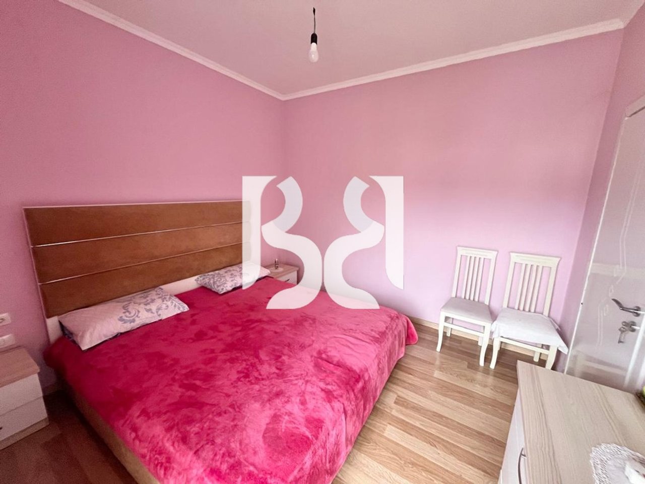 SHITET APARTAMENT 2+1 ME PAMJE BALLORE NGA LIQENI NË POGRADEC*