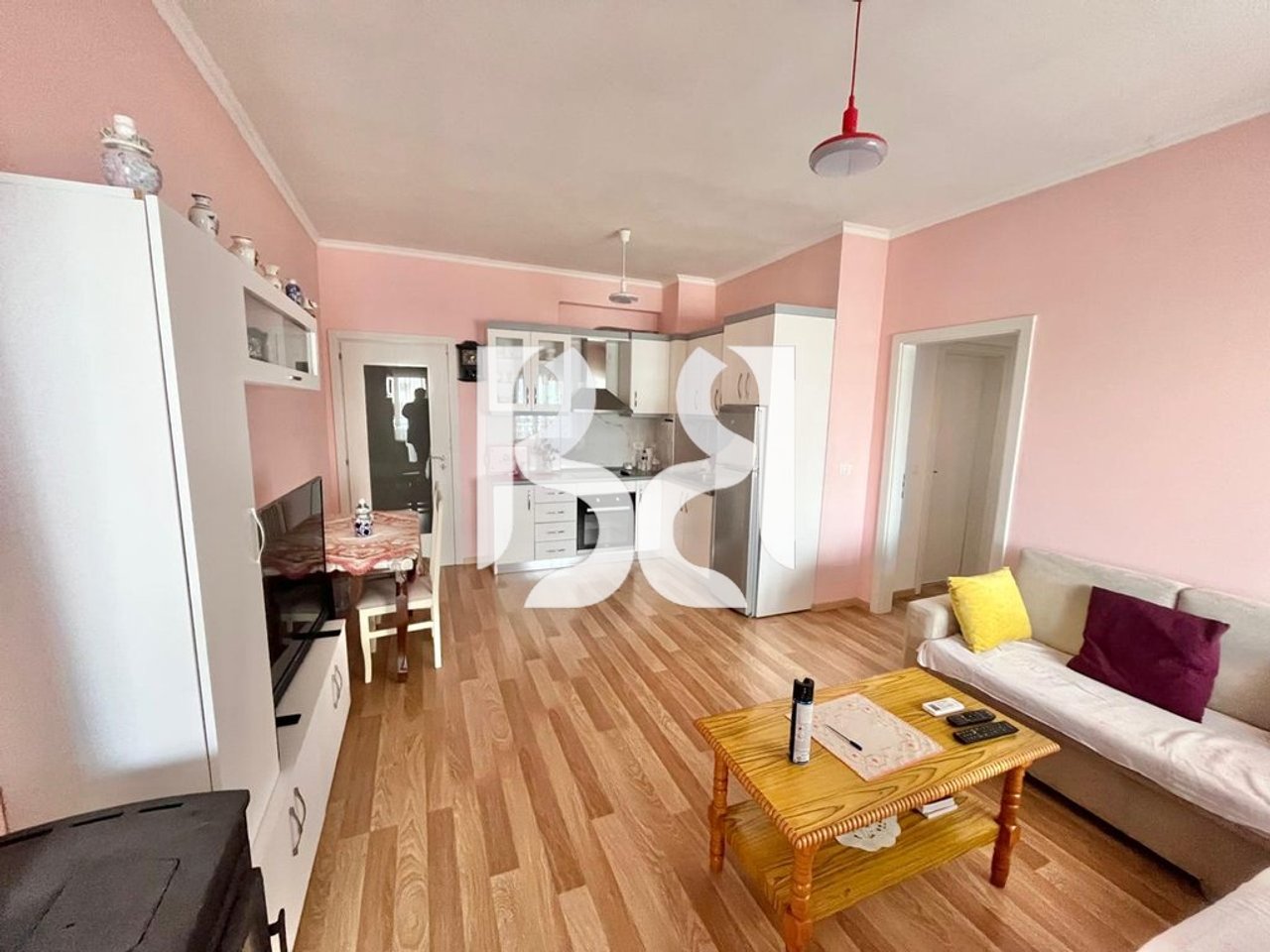 SHITET APARTAMENT 2+1 ME PAMJE BALLORE NGA LIQENI NË POGRADEC*