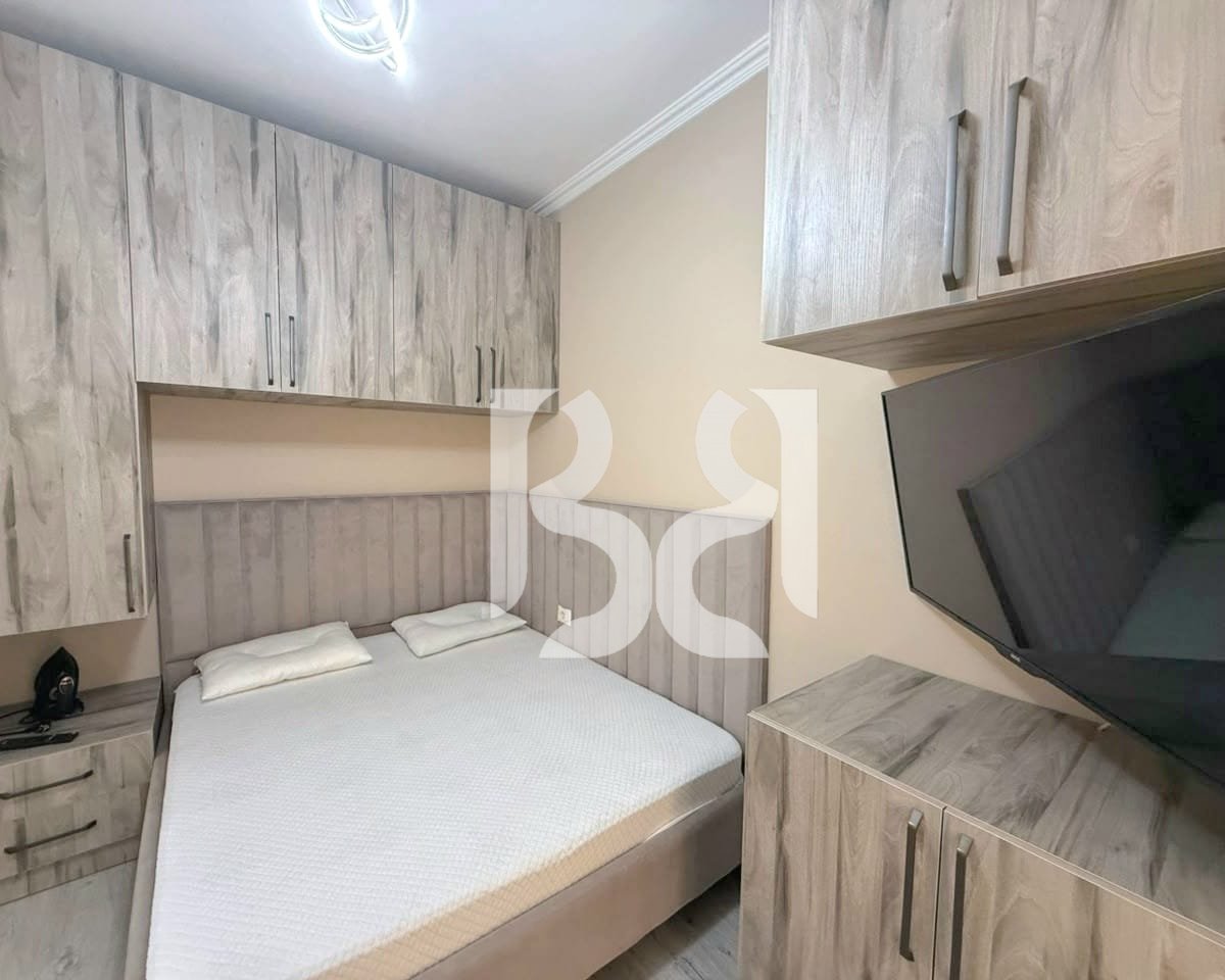 APARTAMENT ME QIRA 1+1 TEK SHKOLLA E KUQE, TIRANE