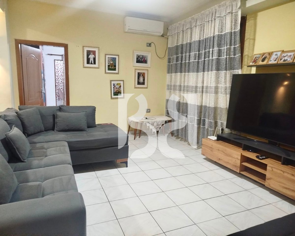 Villa su 2 Piani in Vendita in Via Fortuzi | 268 m² Costruzione | 250 m² Terreno | Vicino al Centro di Tirana