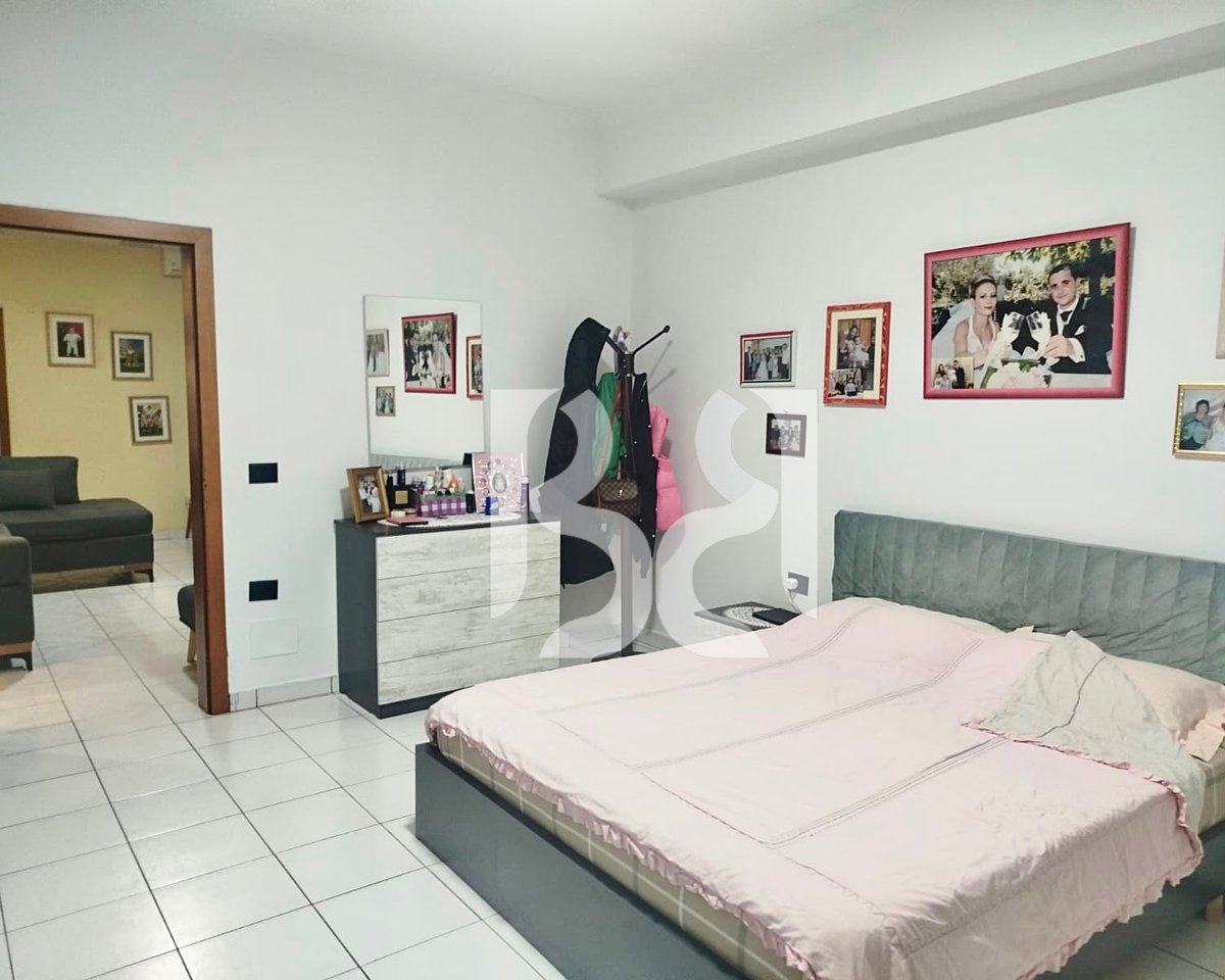 Villa su 2 Piani in Vendita in Via Fortuzi | 268 m² Costruzione | 250 m² Terreno | Vicino al Centro di Tirana