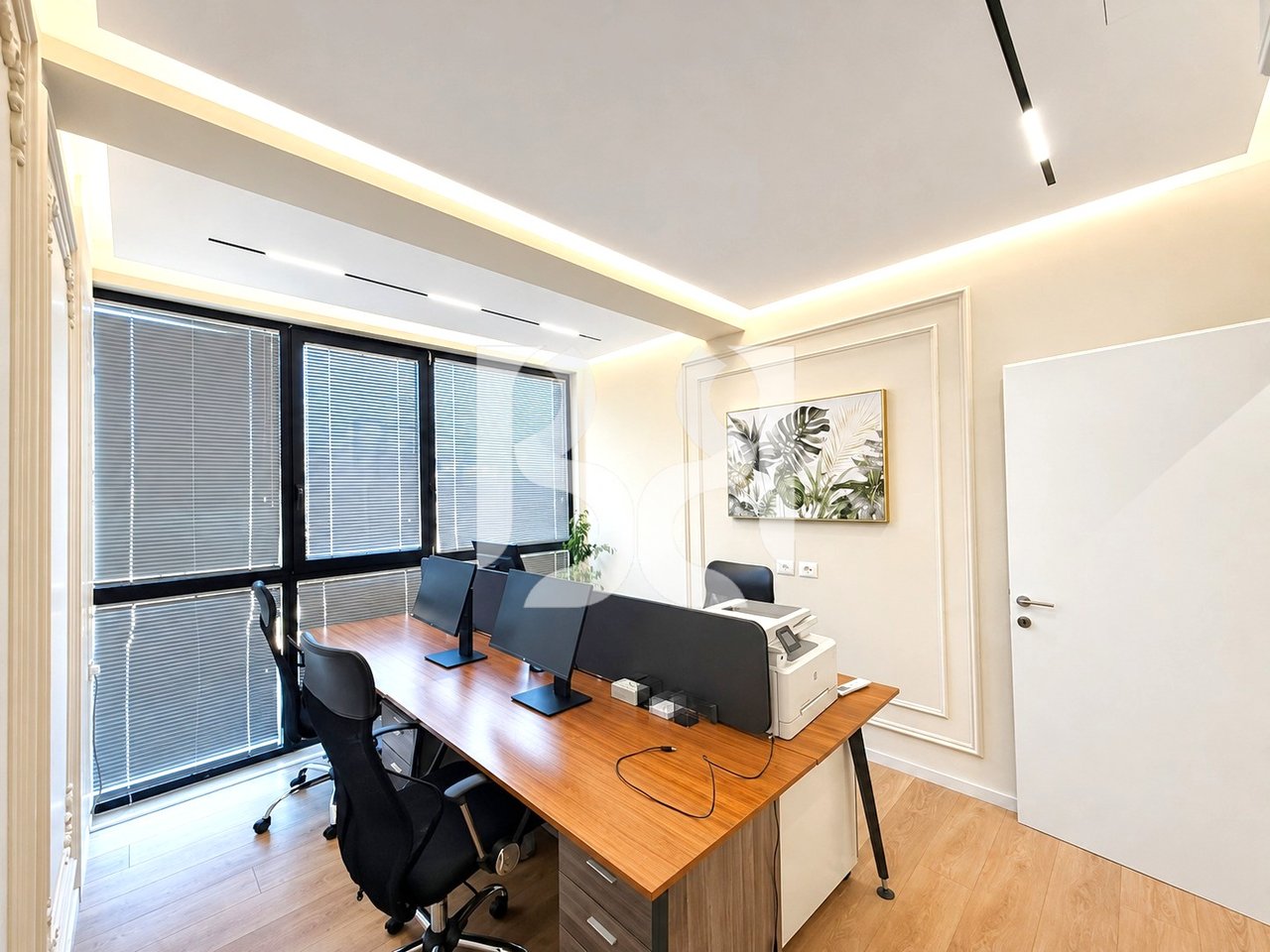 AMBIENTE COMMERCIALI IN AFFITTO PRESSO LA RESIDENZA GOLDEN TOWER, VIA MINE PEZA
