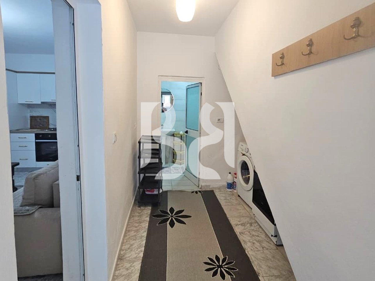APARTAMENT 1+1+BALLKON ME QIRA PRANE SHKOLLES "KUSHTRIMI I LIRISE", ALI DEMI