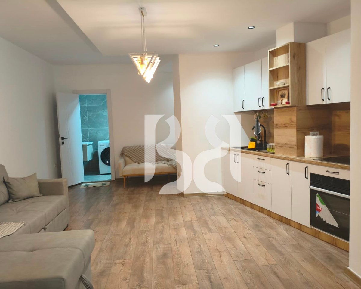 Apartament 1+1 me Qira në Rrugën Peti | 60 m² | Komod me nje Lokacion Strategjik