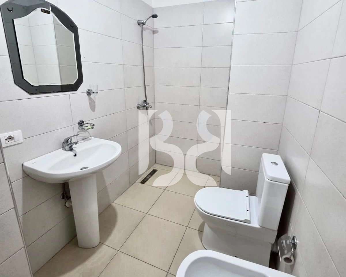 Apartament 2+1 me Qira në Rrugën Sokrat Miho | 91 m² | I Mobiluar | Kati 3 **