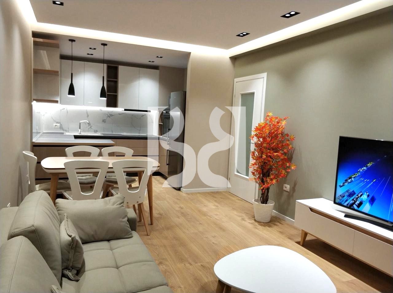 APPARTAMENTO 1+1+BALCONE+POSTO AUTO IN AFFITTO PRESSO IL COMUNE DI PARIGI