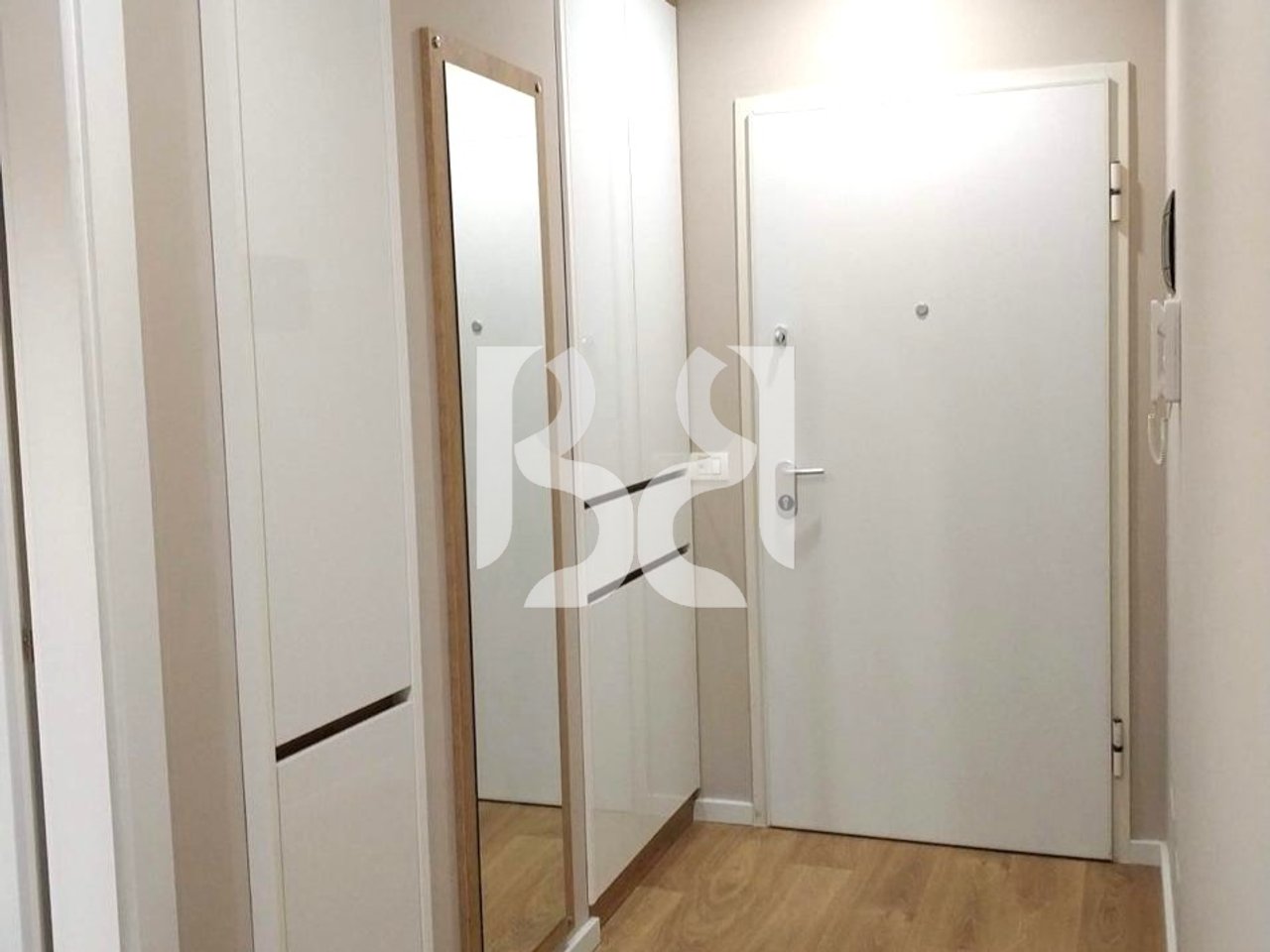 APPARTAMENTO 1+1+BALCONE+POSTO AUTO IN AFFITTO PRESSO IL COMUNE DI PARIGI