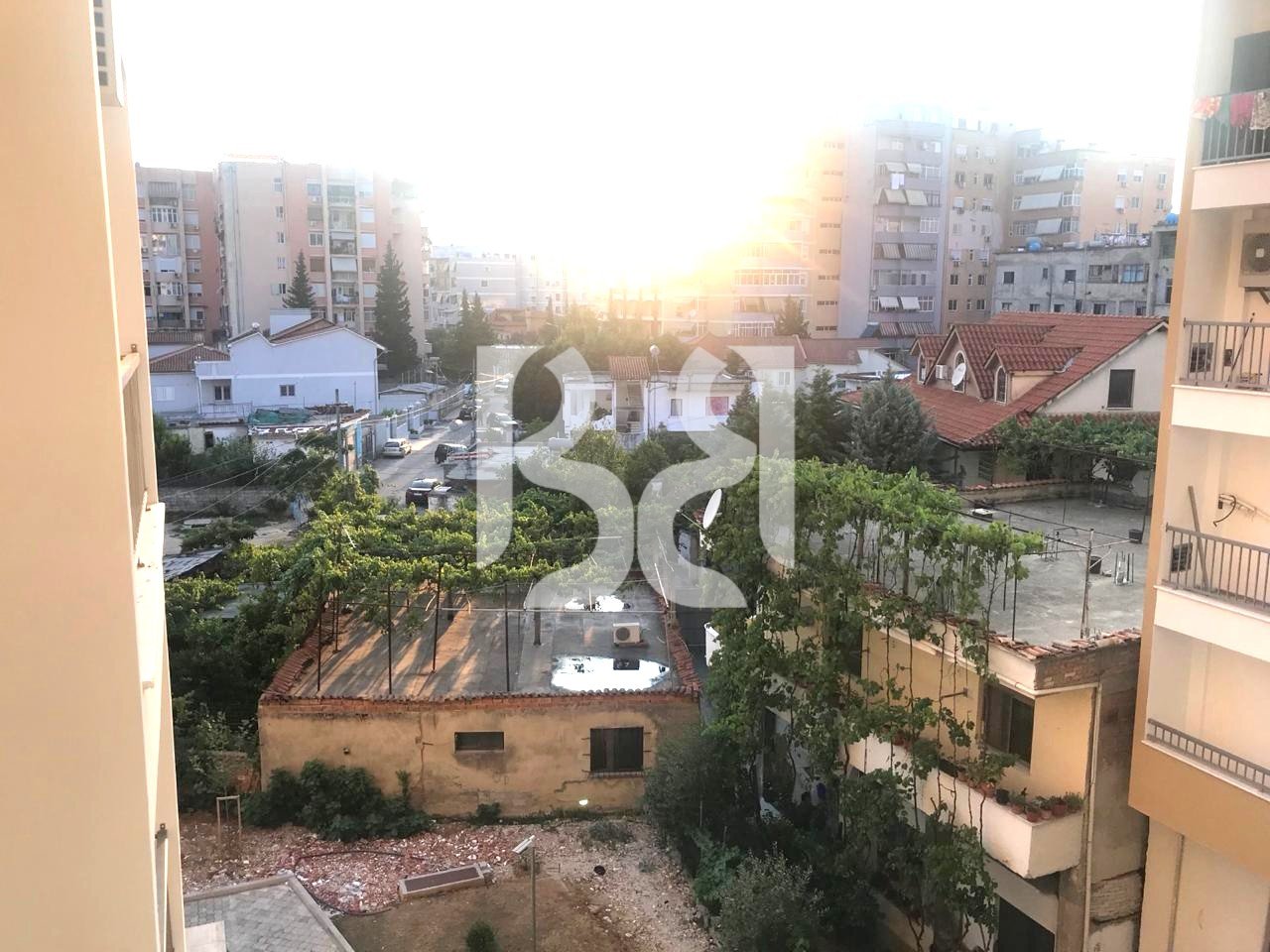 APPARTAMENTO 1+1+BALCONE+POSTO AUTO IN AFFITTO PRESSO IL COMUNE DI PARIGI