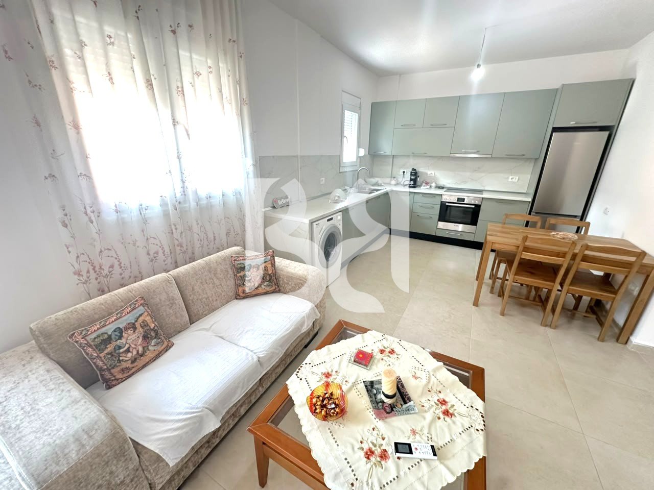 APARTMENT 1+1+BALCONY FOR RENT NEAR BAR FAMED, ASTIR