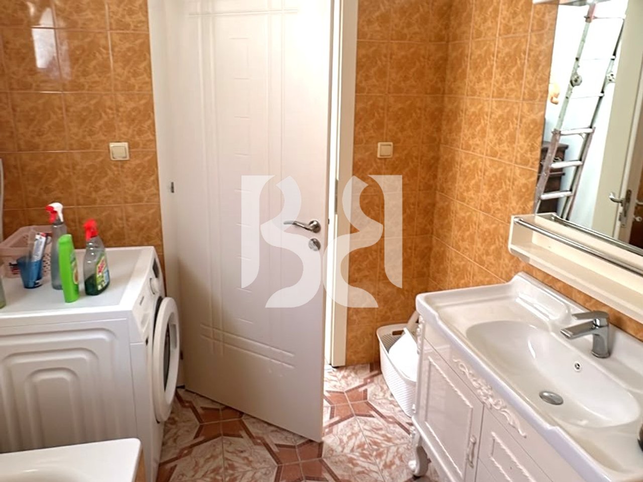 APARTMENT 2+1+BALCONY FOR RENT AT KAVAJA STREET
