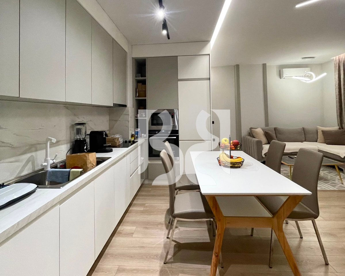 Appartamento in Affitto 2+1+2 in Via Kosovareve, Tirana