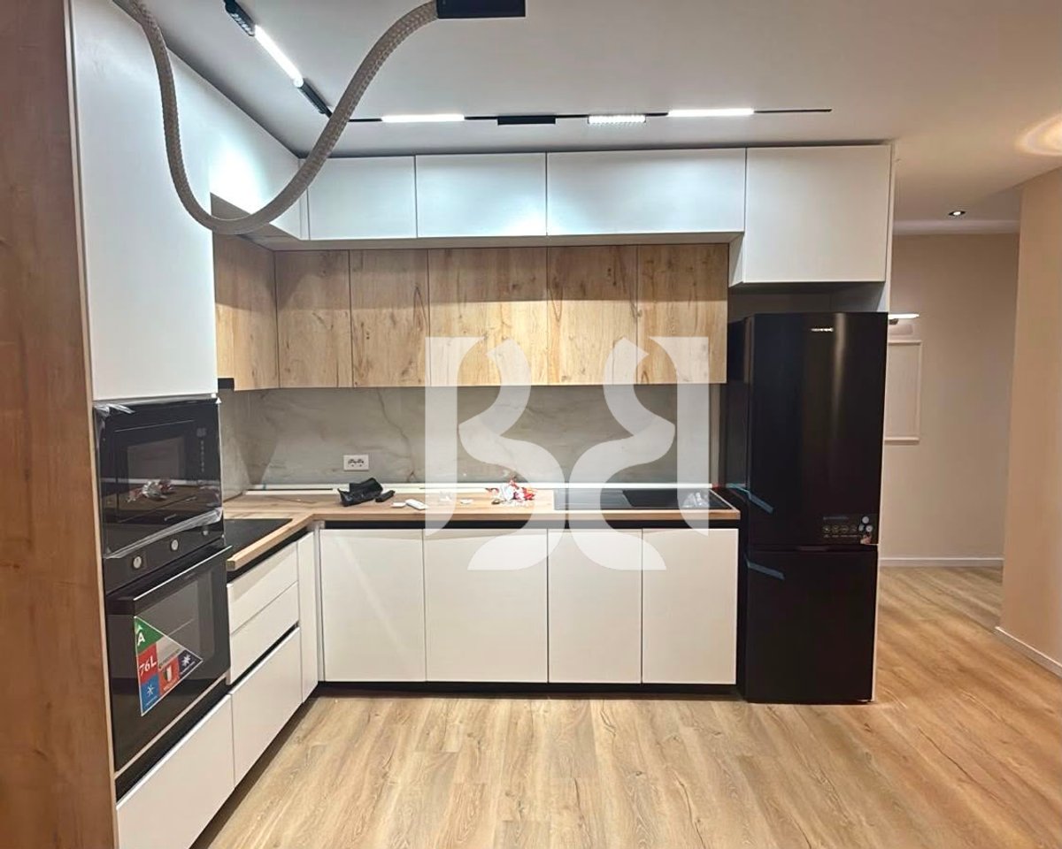 🏡 2+1 Apartment for Rent at Former Shqiponja Square | Parking Spot | Furnishing in Process | 65,000 Lek/Month
